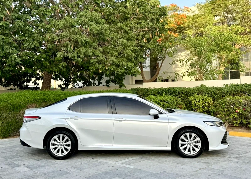 AED 893/monthly // GCC 2019 Toyota Camry SE 2.5L 4 Cylinders // REARVIEW CAMERA + PREMIUM WHEELS!!63164767654401114