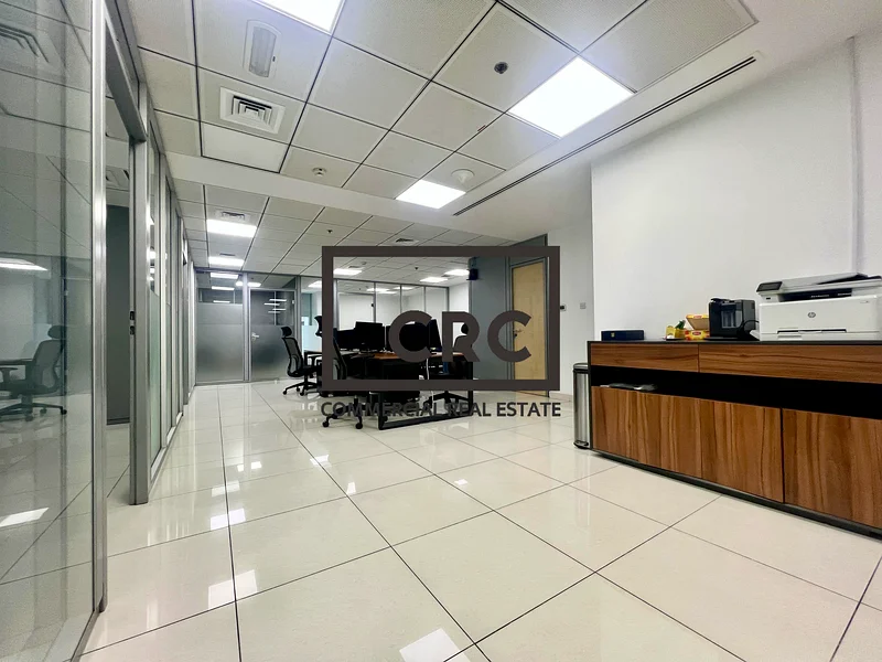 مجهز بحائط فاصل | قريب من المترو | جاهز للسكن63260196399490113