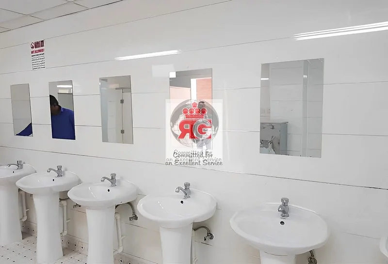 يتوفر سكن للعاملين في مصفح.62934684913667113