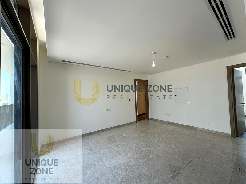 Road-Facing Single Row  | Great Location63762512601602113