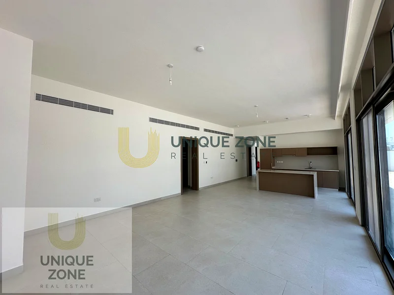 Road-Facing Single Row  | Great Location63762512601602110