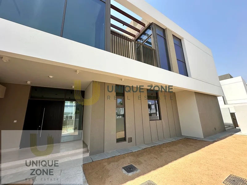Road-Facing Single Row  | Great Location63762512601602111