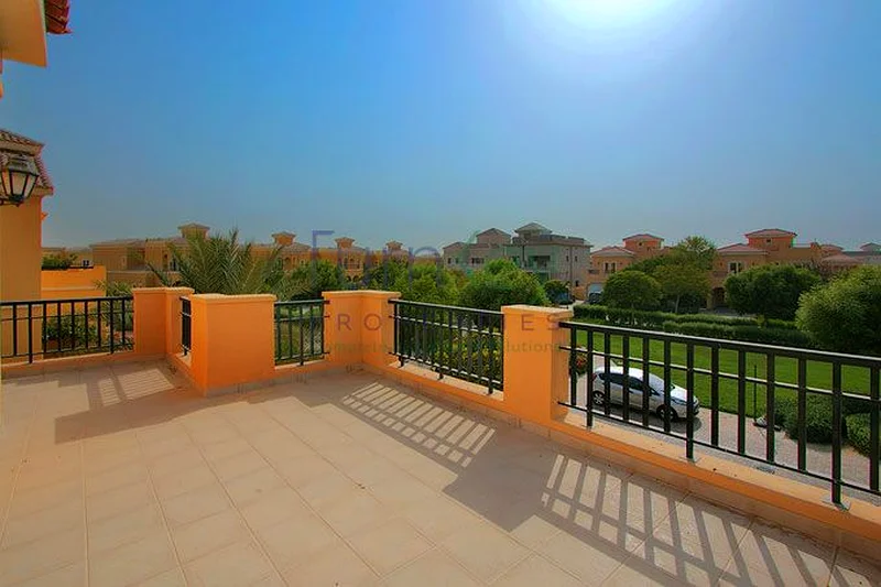 5 bed plus maid  with pool | Ready to move in | maintained63726296712834113