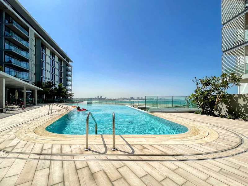 🔥Hot Offer🔥 Luxurious living | Sea view | Furnished | Bluewaters | All Bills Included.63817693834115112