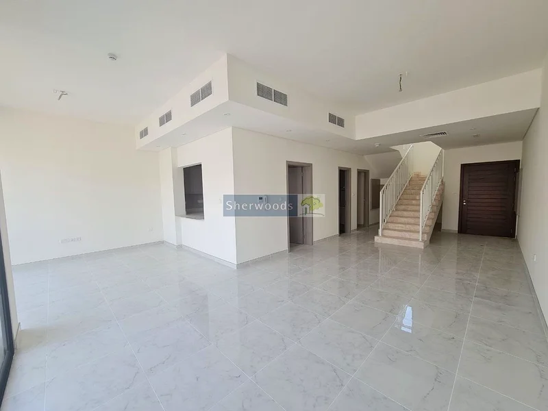 عرض ساخن  شقة بثلاث غرف نوم + غرفة خادمة  استثمار رائع63861101028483114