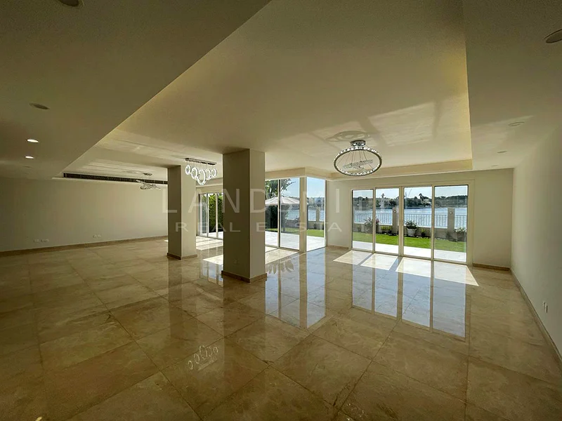 Stunning Lake View | Upgraded 4 Bedroom I Large Plot63654978726531112