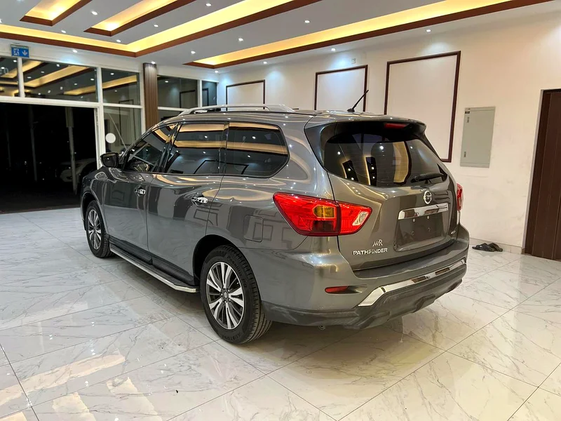 Nissan Pathfinder 2018 GCC original paint63148166583554113