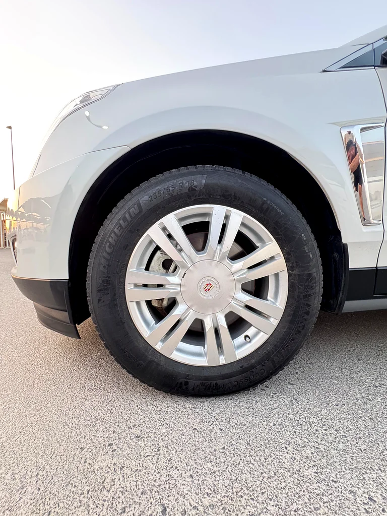 كادياليك SRX كروس أوفر 2013 مستوردة حديثًا من اليابان63176167190019114