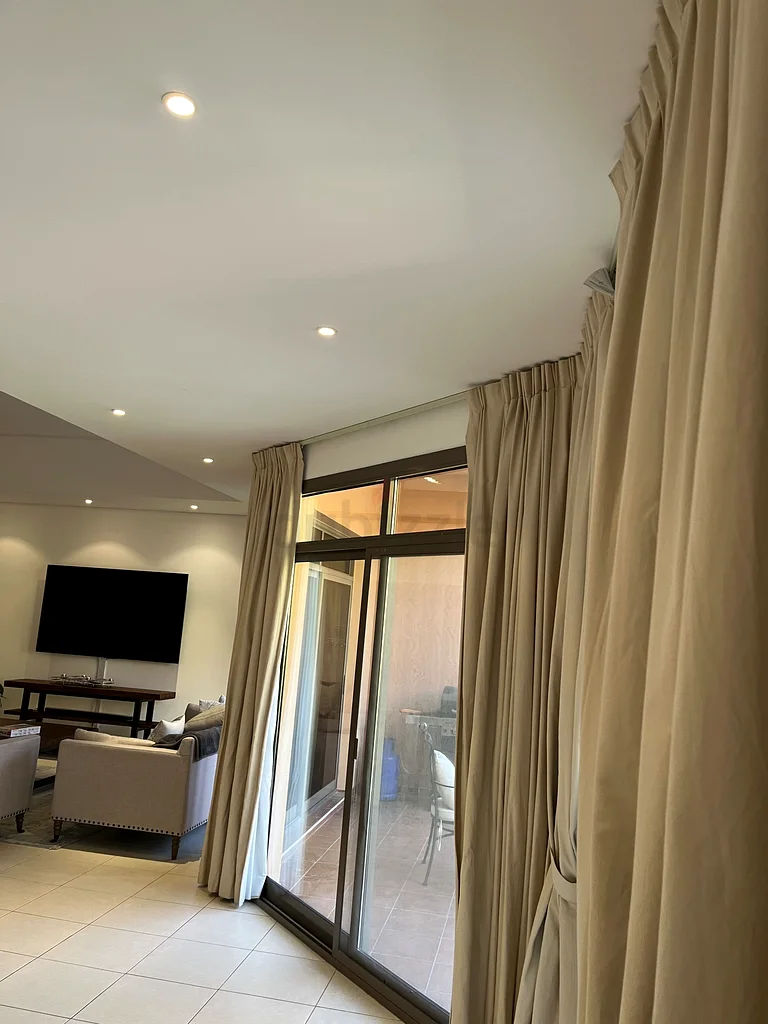 Elegant Fabric Roller Blinds for Modern Interiors63221343392642112
