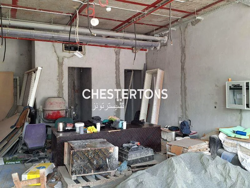 مساحة تجزئة على الشارع الرئيسي63186215644417111