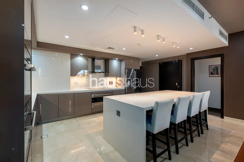 Fully Upgraded | Near Beach | Maid’s Room63830944263682114
