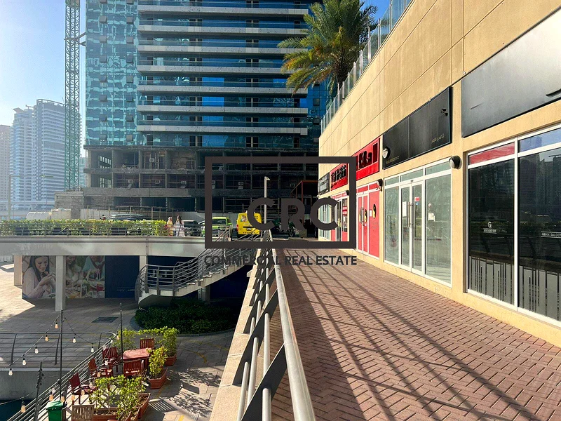 مطعم استثماري | على مقربة من البحيرة | إقبال كبير63186215808001111