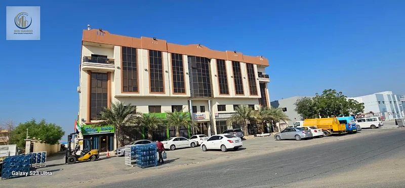للبيع مبنى في المنطقة الصناعية الحديثة في أم القيوين -63185196866817112