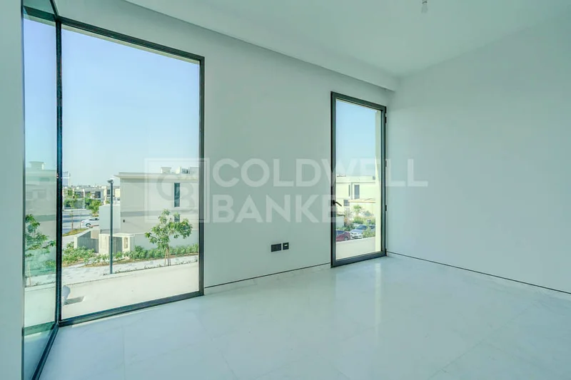 Huge Villa | Good Investment | Vacant63238087231617113