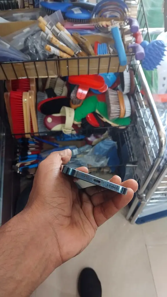 Iphone 12 pro 25663212895315843115