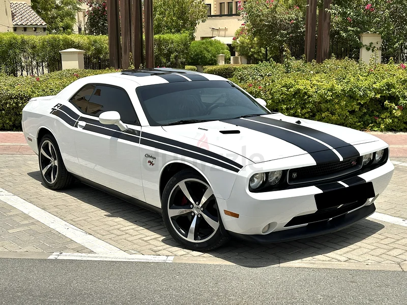 Gcc•Challenger R/T V8 HEMI•agency serviced•original paint•free accident•first owner632247878315531125