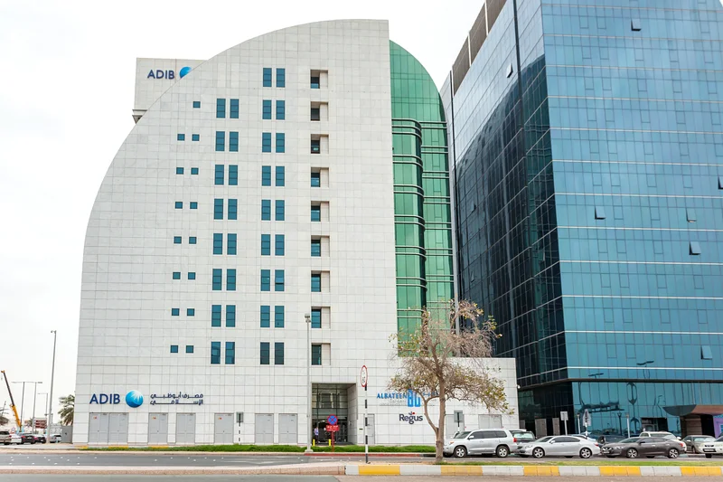 وصول شامل بالكامل إلى مساحة العمل المشترك في أبوظبي، منطقة البطين C663150483517953111