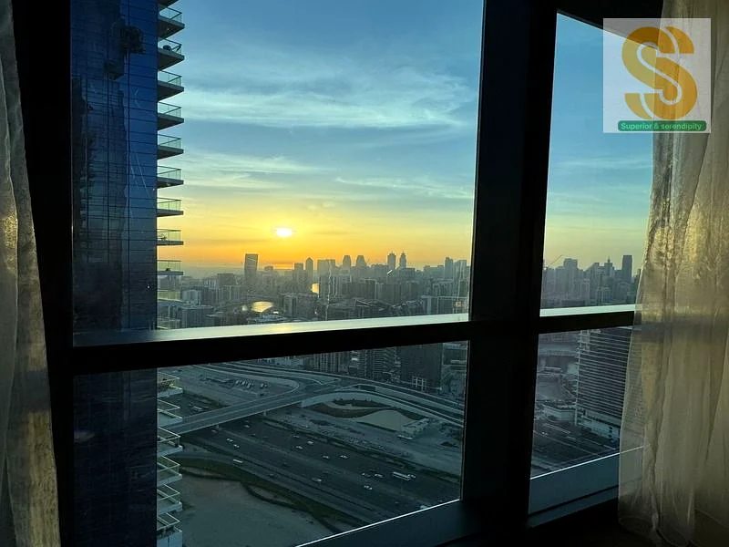 فندق فاخر  
وحدة 1  
موقع متميز  
عرض رائع63206864174721114