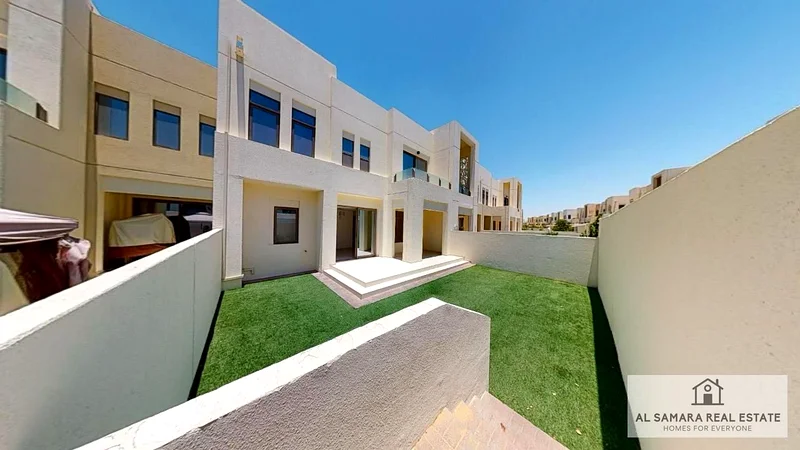 النوع G || 4 غرف نوم بالإضافة إلى غرفة خادمة || صف واحد || جاهز للسكن629376190952971112