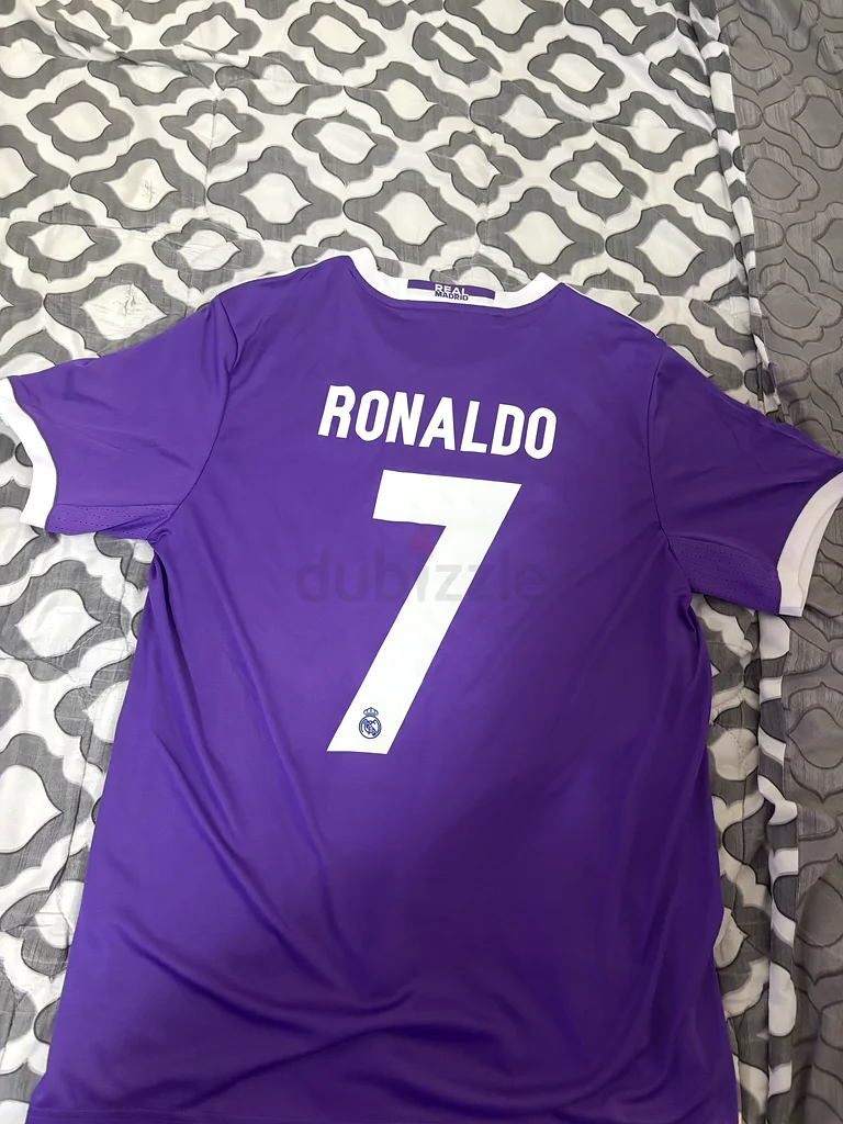 Football Kit: Authentic Real Madrid 2016/2017 Away Kit63219837012865111