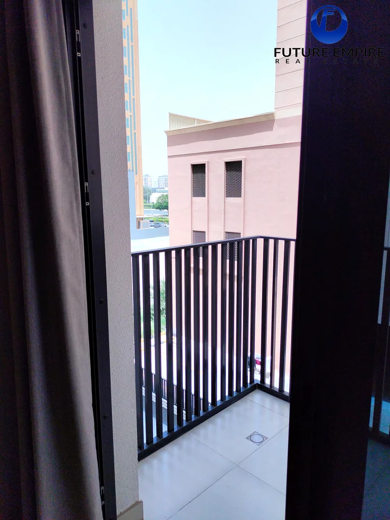 Fully Furnished Studio | Modern Living | Vacant Now62890343845122112