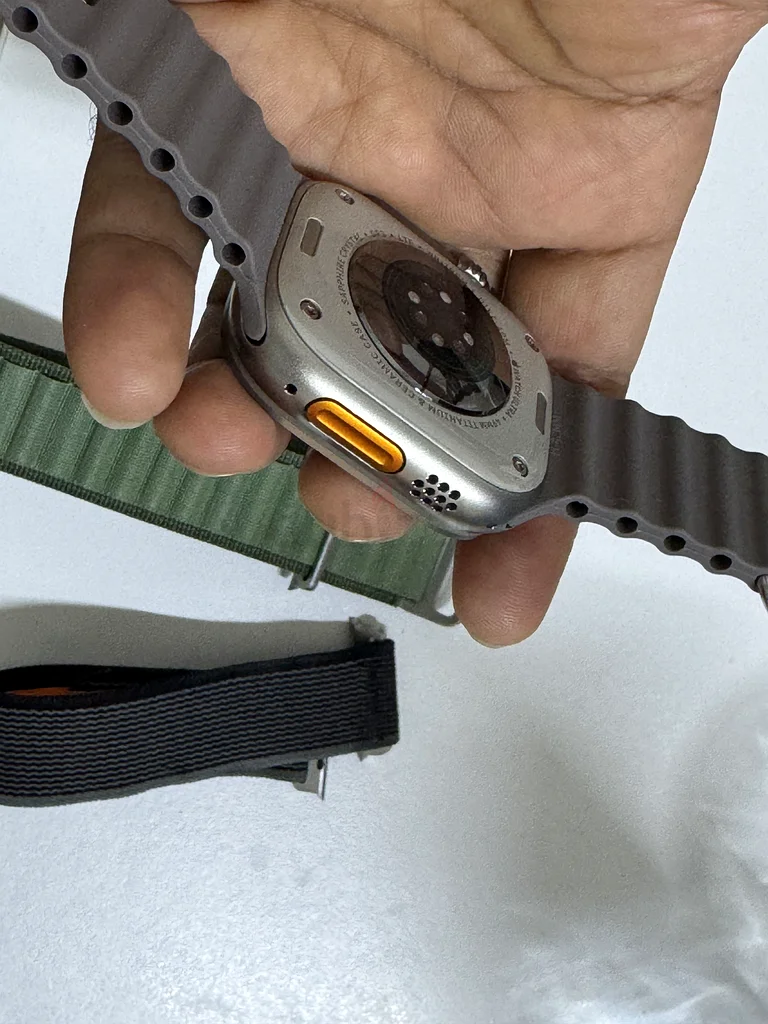 ساعة Apple Watch Ultra GPS + خلوية، غلاف من التيتانيوم بحجم 49 مم63262940249857111