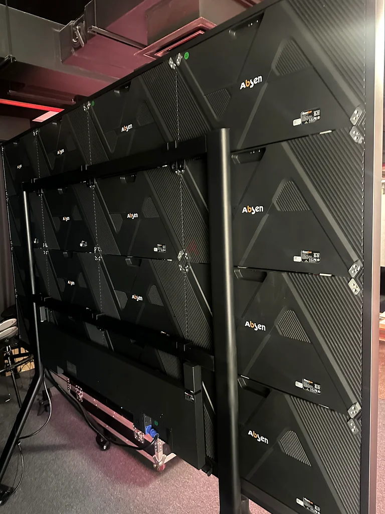 شاشة Absenicon X 108 بوصة (تتفاعل باللمس) من نوع LED مع حزمة حامل حائط وحامل أرضي63258134892290112