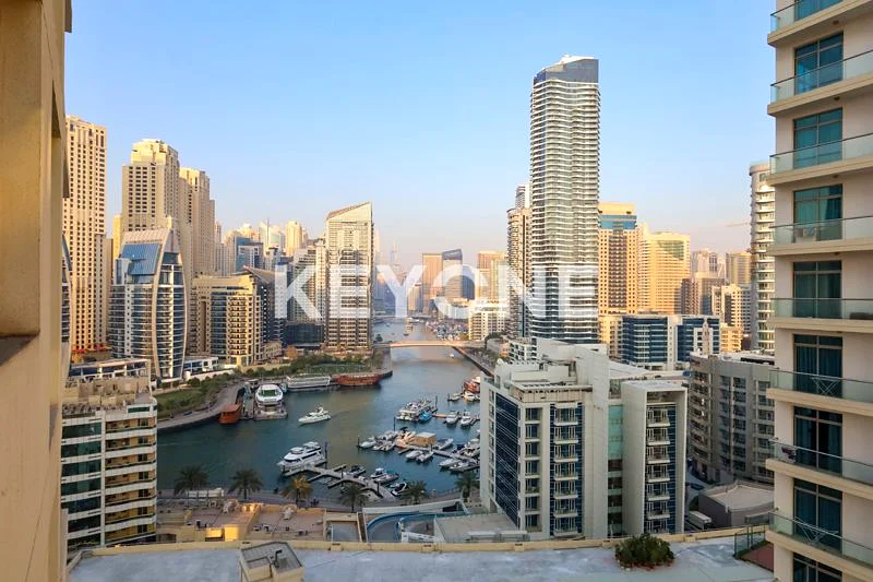 منظر على الواجهة المائية | طابق عالي | مفروش بالكامل64038434343809110