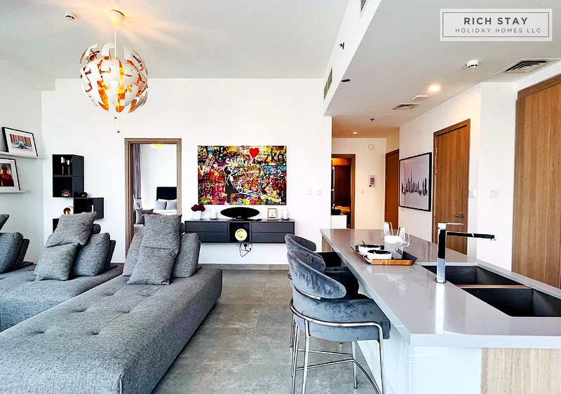 Spacious 1BR | 2 Balconies | Full Marina & Sea view | Low-floor63817693993602113