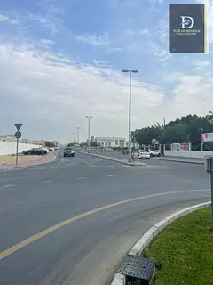 For sale in Sharjah Muwailih Commercial Area Commercial residential land area of ​​3140 feet, ve