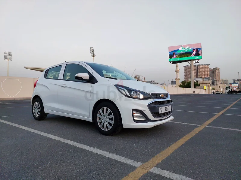Chevrolet spark 2019 1.5 gcc specs 99000 km! Only63173846278659111