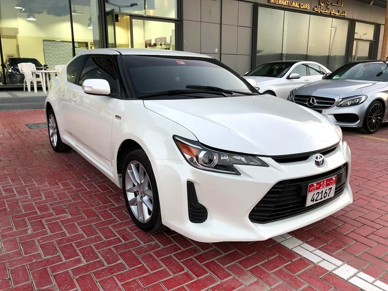 Toyota Zelas 2015 model, Gulf version, fully loaded, 154,000 km driven, first owner, two keys available63157885588995111