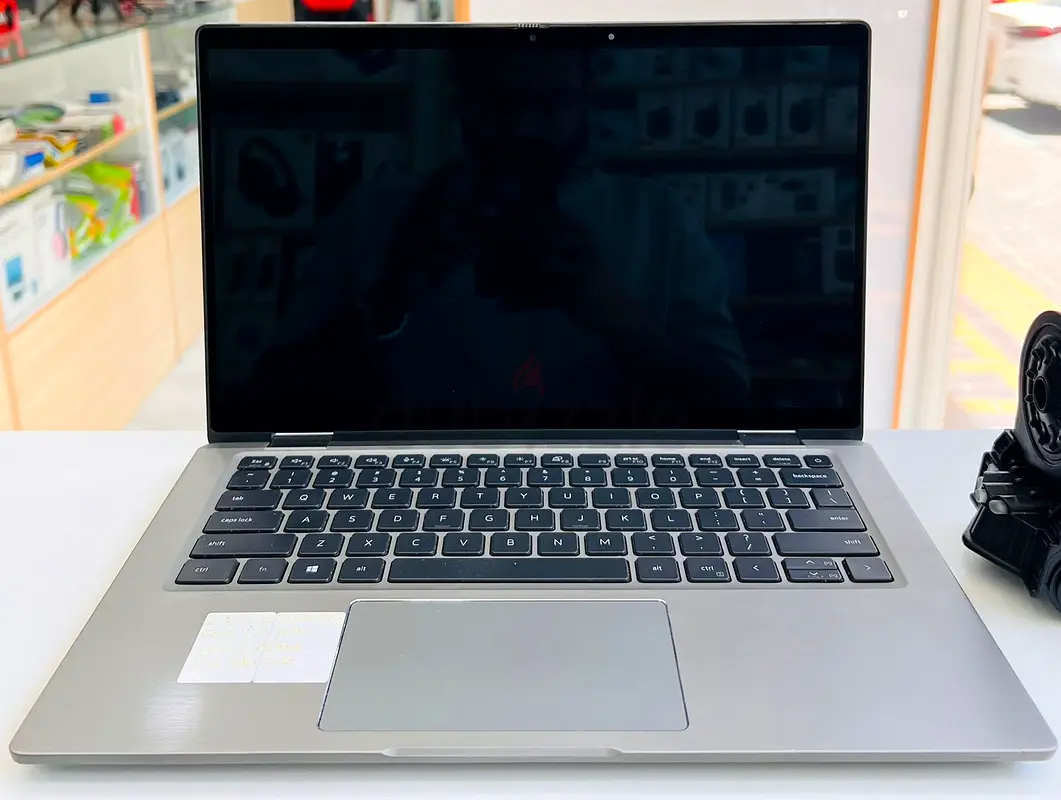 Dell laptop 742063255527828995110