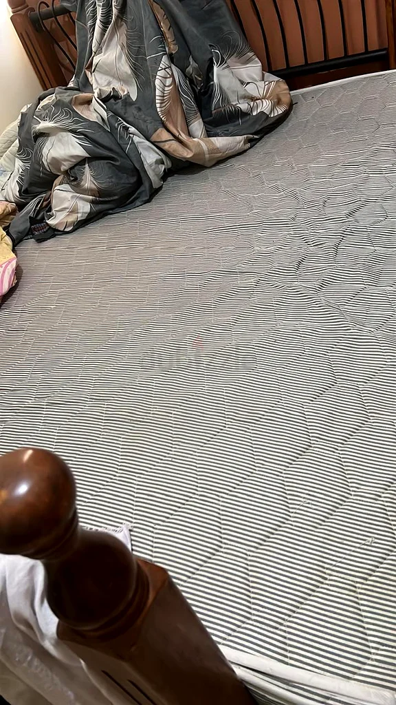 فراش بحجم الملك للبيع63217332808578111