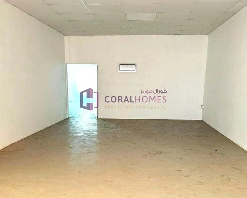 مستودع تجاري مع أرض مفتوحة | مؤجر63185191237123112