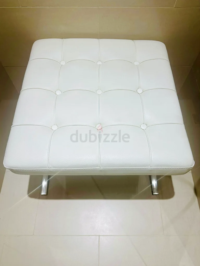 White Design Ottoman63216348779906112