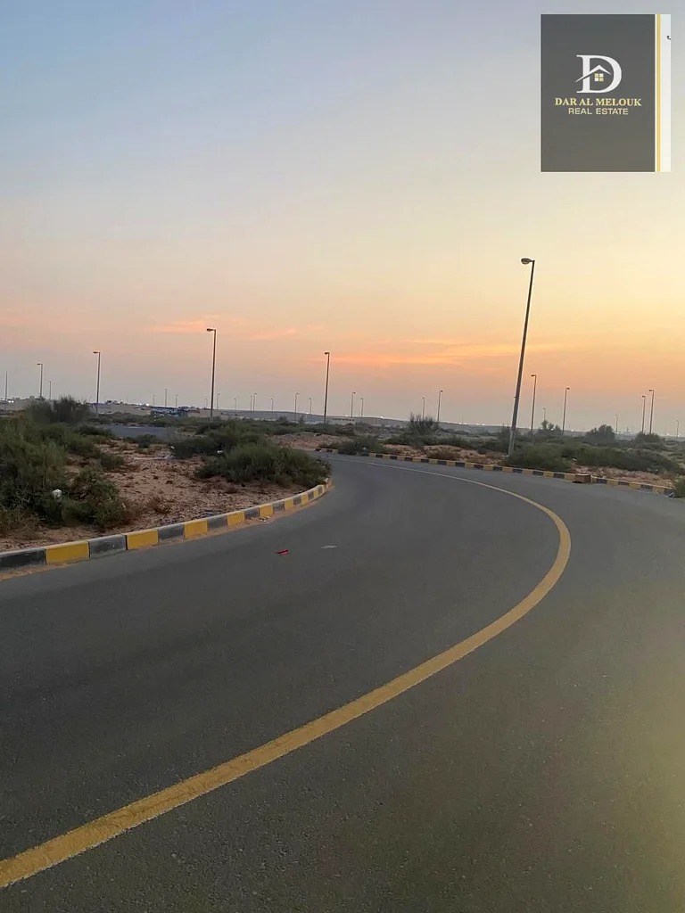For sale in Sharjah Al Sajaa Industrial Area Emirates Industrial City Industrial plot of land area 15592 feet Very distinguished location, corner on t63195065544321112