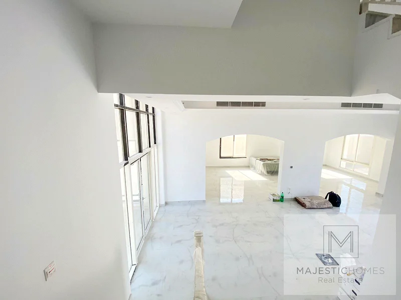 فيلا جديدة بالكامل مكونة من 5 غرف نوم للإيجار في خوان楫 2 دبي62937619159811112