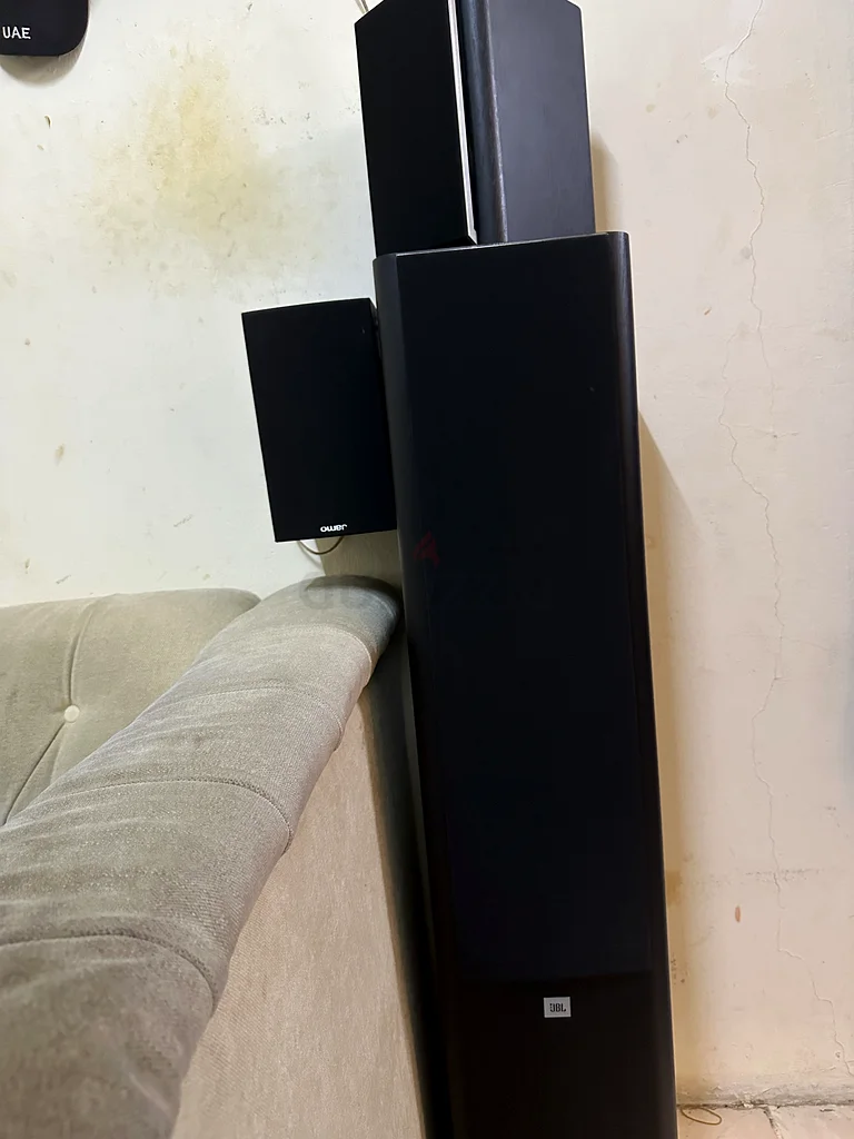 Experience Home Theater Bliss with This Complete Sound System!63261809846146111