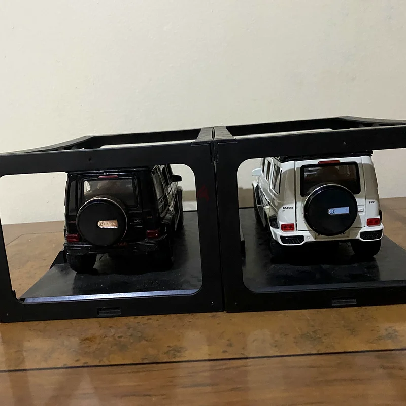 2 G-Class car models for decoration repair63192095936641112