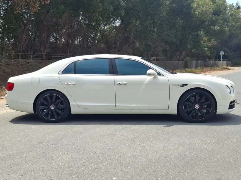 Bentley flying model 201563139217475970114