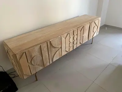 Selling Perfect condition William Sona tv table