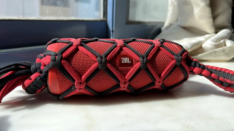 JBL Portable Bluetooth Speaker - Perfect Companion for Your Adventures!632635225090581113