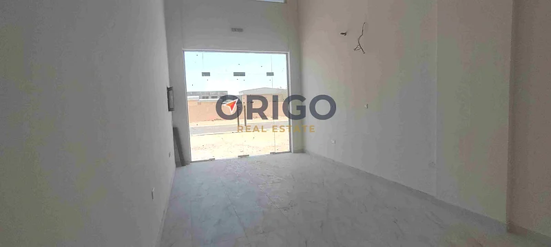 متجر حديث مساحته 398 قدم مربع للإيجار في النود | ارتفاع 8 أمتار | دورة مياه + مطبخ صغير63168501586434113