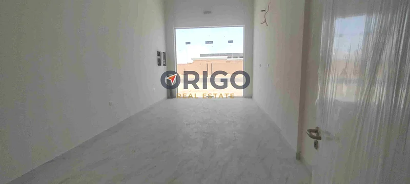 متجر حديث مساحته 398 قدم مربع للإيجار في النود | ارتفاع 8 أمتار | دورة مياه + مطبخ صغير63168501586434114