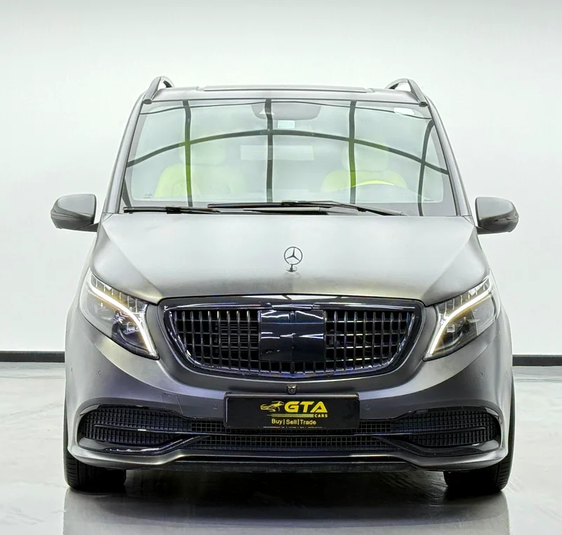 سيارة مرسيدس بنز V250 مايباخ من عام 2023 مع طقم مايباخ، ضمان مرسيدس حتى عام 2028، كيلومترات قليلة، حالة ممتازة، صالحة لدول مجلس التعاون الخليجي63164770350977111