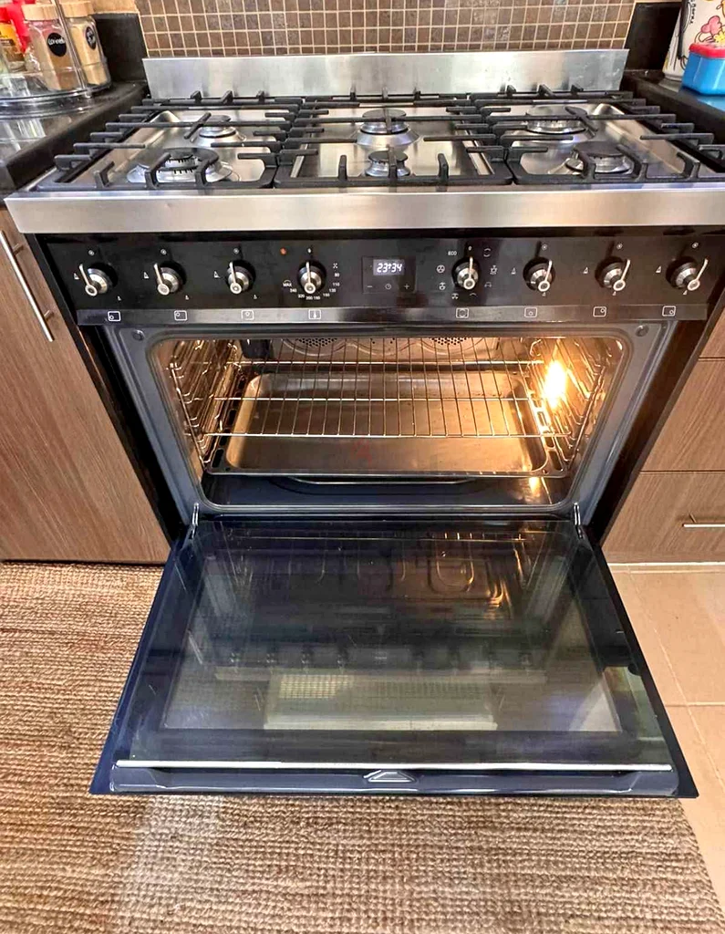 سميج طراز جديد، طقم طهي بـ 6 شعلات غاز مع فرن كهربائي مدمج63170851671043111