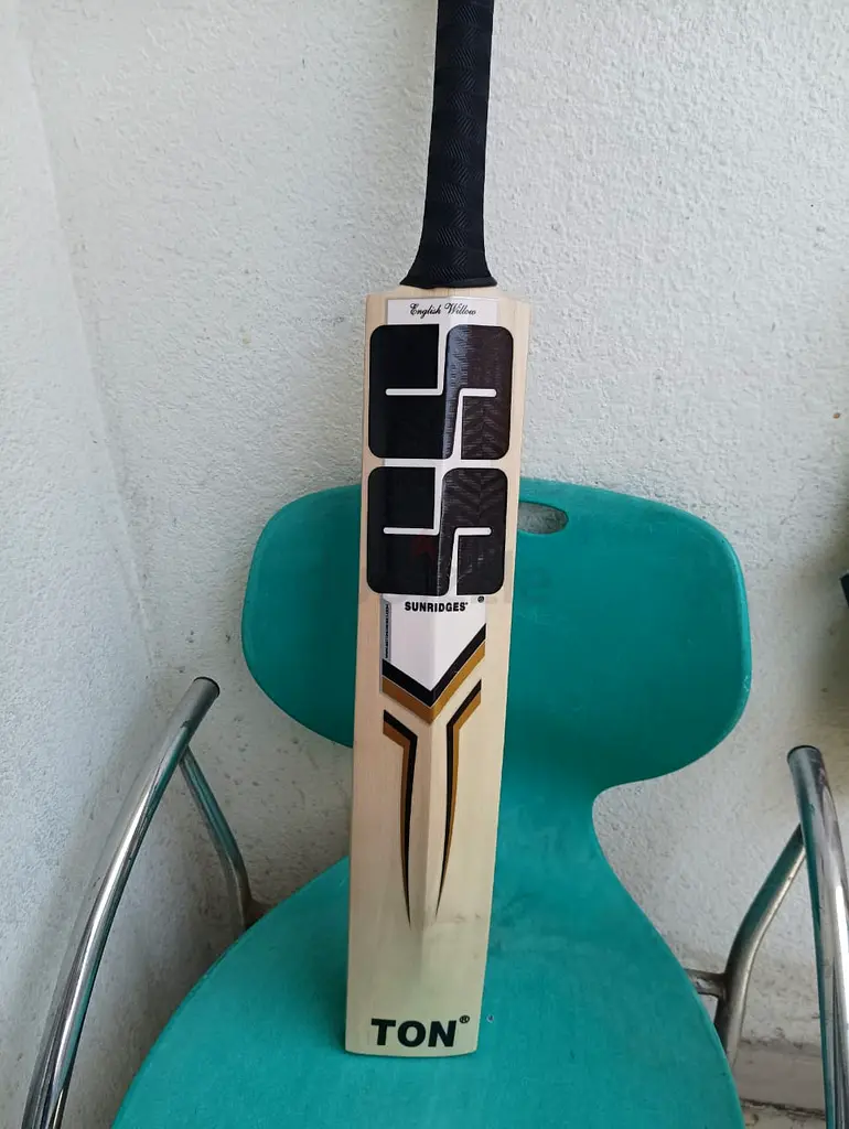 Premium Cricket Bat - Perfect for Aspiring Cricketers!