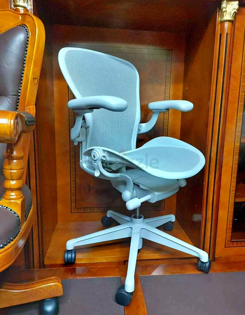 Herman miller office chair for sale in full options63216835241731112