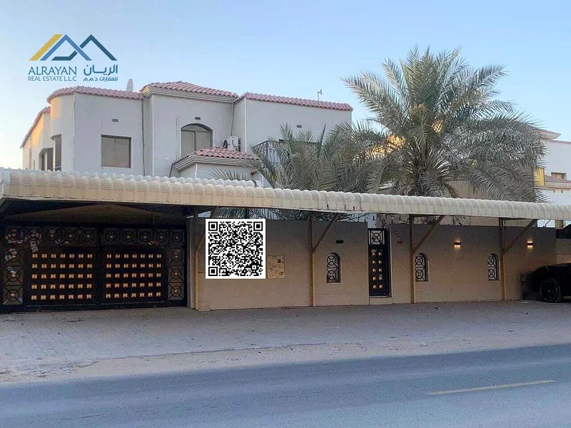 للبيع، فيلا فاخرة كبيرة في منطقة المويحة 3. يشمل البيع المياه والكهرباء وتكييف الهواء.63871394293763112